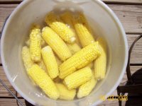 Blanching corn (640 x 480).jpg